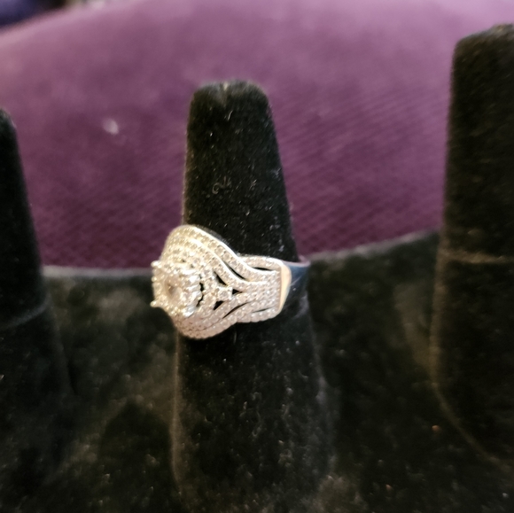 Silver Ring - Picture 3 of 4